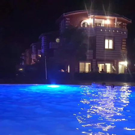 Detached With Pool And Garden ヴィラ ベレキ